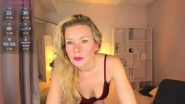 Snapshot of Julia_Giulia chatting on 05.01.26 Julia Giulia online show from 05.01.26