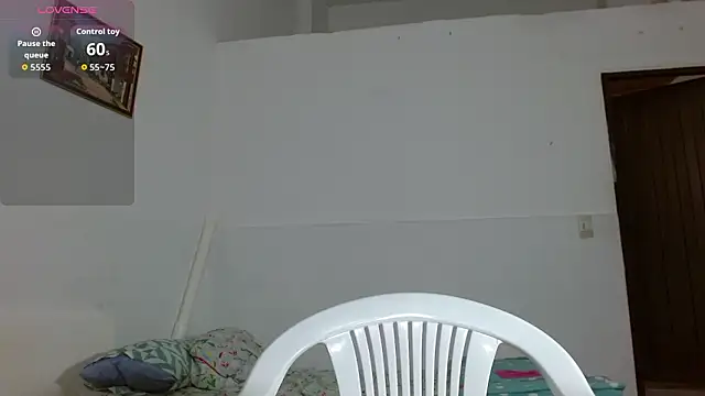 Snapshot of CanelaDeluxe chatting on 02.09.26 CanelaDeluxe online show from 02.09.26