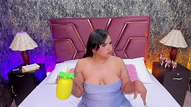 Karina Andrade online show from 12.13.25