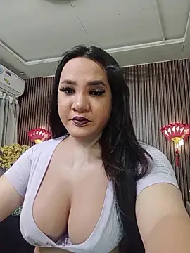 Snapshot of Hotcum_ella chatting on 10.23.25 Hotcum ella online show from 10.23.25