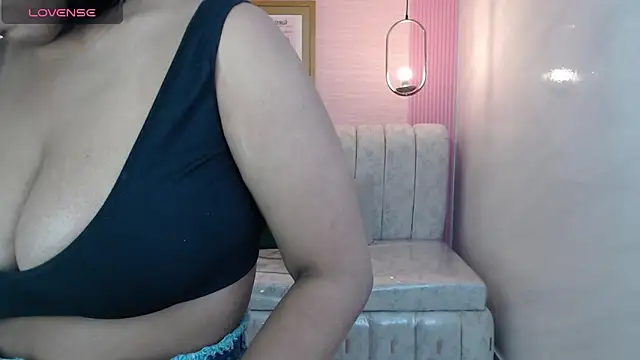 ambar fox s online show from 10.11.25