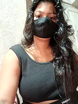 Snapshot of DiyaRoy49 chatting on 09.18.25 DiyaRoy49 online show from 09.18.25