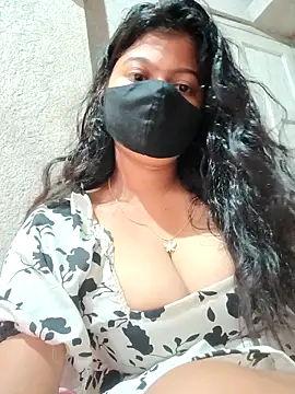 Snapshot of DiyaRoy49 chatting on 10.01.25 DiyaRoy49 online show from 10.01.25