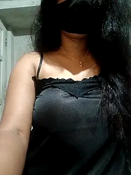 Snapshot of DiyaRoy49 chatting on 10.17.25 DiyaRoy49 online show from 10.17.25