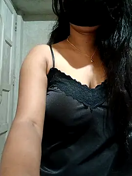 Snapshot of DiyaRoy49 chatting on 10.23.25 DiyaRoy49 online show from 10.23.25