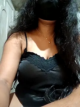 Snapshot of DiyaRoy49 chatting on 10.24.25 DiyaRoy49 online show from 10.24.25