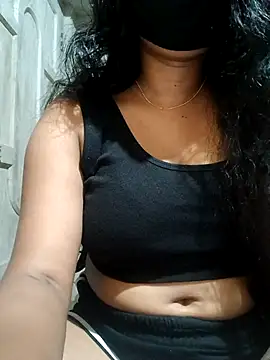 Snapshot of DiyaRoy49 chatting on 11.07.25 DiyaRoy49 online show from 11.07.25