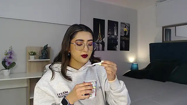 madame lottie online show from 09.18.25