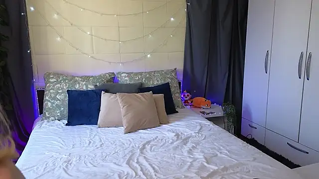 okerriella online show from 03.26.26