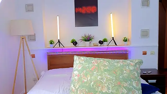 okerriella online show from 04.03.26