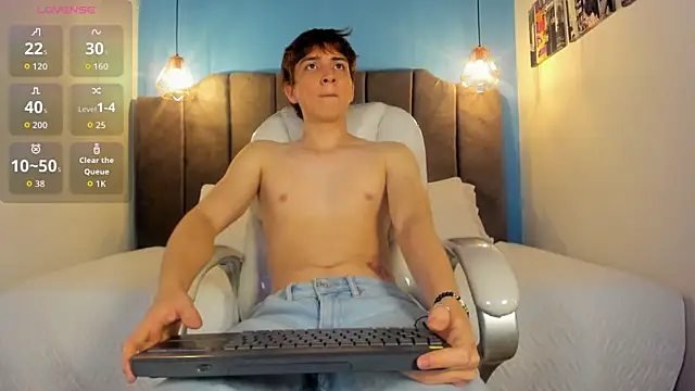 Snapshot of Oscar_and_dani chatting on 11.02.25 Oscar and dani online show from 11.02.25