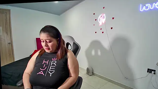 Snapshot of Lizz_Milf chatting on 11.04.25 Lizz Milf online show from 11.04.25