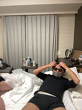 Snapshot of POMUPOMUPURIN2 chatting on 11.28.25 POMUPOMUPURIN2 online show from 11.28.25