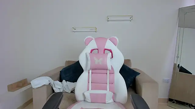 april smiith online show from 11.14.25