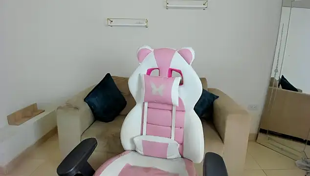 april smiith online show from 01.12.26