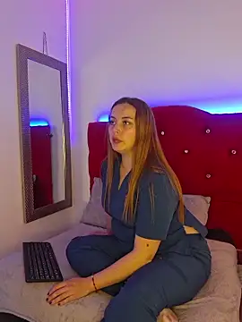 Snapshot of Scarlett_Pink_Rose chatting on 11.04.25 Scarlett Pink Rose online show from 11.04.25