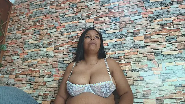 naomi campbel  online show from 11.26.25