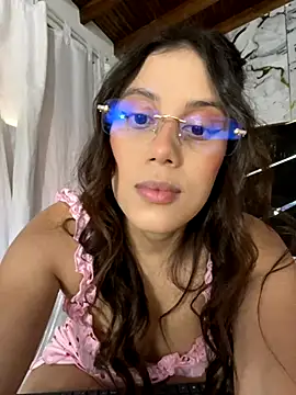 Snapshot of Harley_J_ chatting on 10.05.25 Harley J online show from 10.05.25