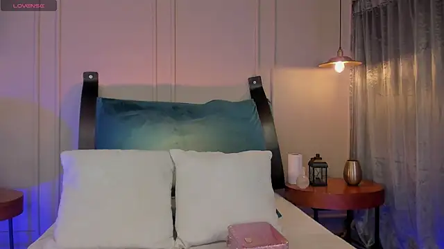 NaishaFord 1 online show from 10.25.25