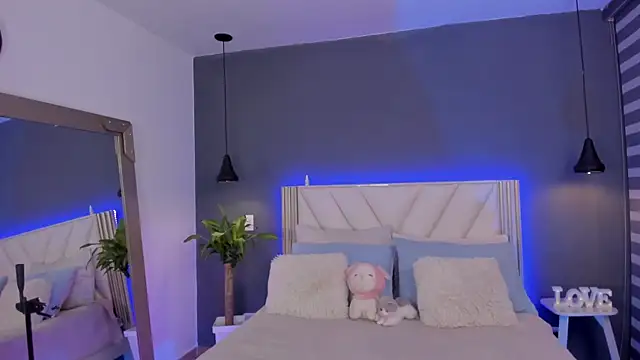 NaishaFord 1 online show from 04.10.26