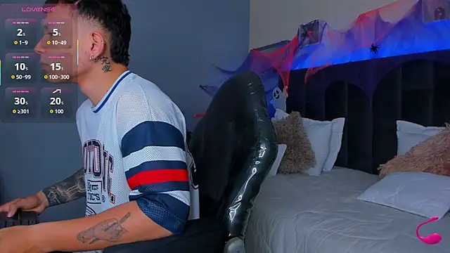 Thomas moon online show from 10.20.25