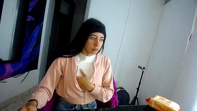 Madow Lu online show from 10.17.25