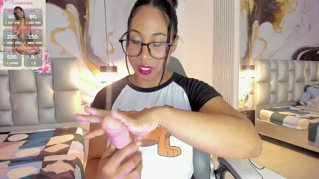 Elowen Clark online show from 09.23.25