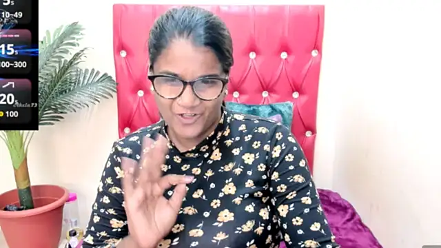 Snapshot of Strawberry_Lips chatting on 09.24.25 Strawberry Lips online show from 09.24.25