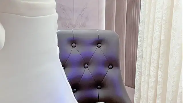 Shenlly online show from 04.11.26