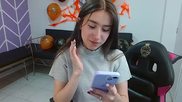 Adhara Kitten online show from 10.20.25