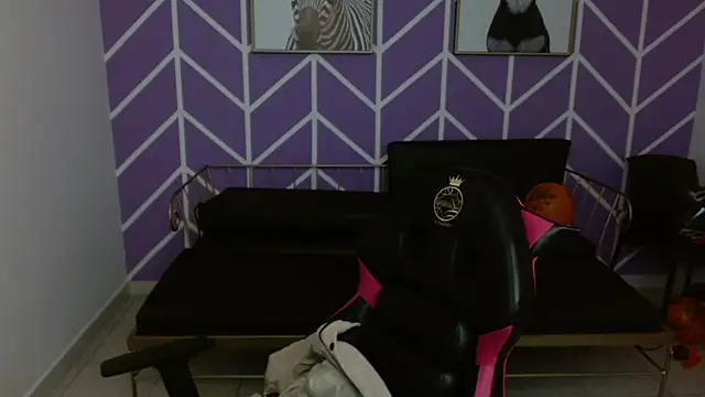 Adhara Kitten online show from 11.12.25