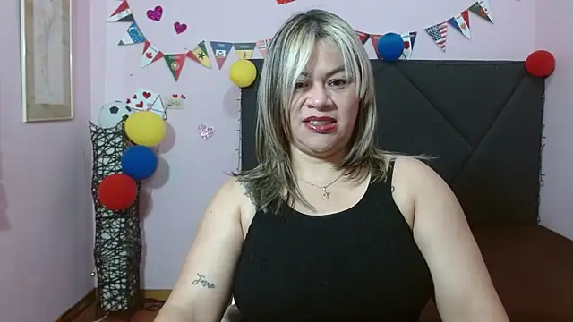 pamela echeverria online show from 06.22.26