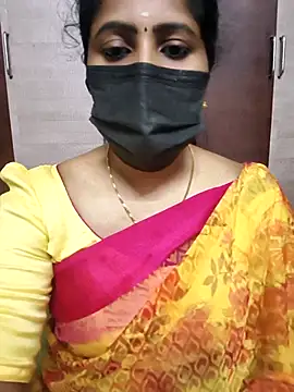 Snapshot of vasundhara26 chatting on 10.05.25 vasundhara26 online show from 10.05.25