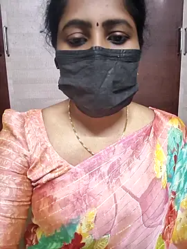 Snapshot of vasundhara26 chatting on 10.22.25 vasundhara26 online show from 10.22.25