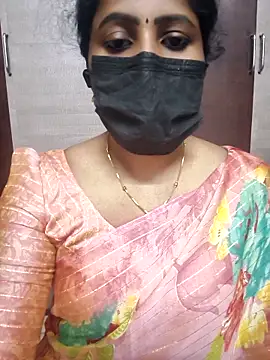 Snapshot of vasundhara26 chatting on 11.14.25 vasundhara26 online show from 11.14.25