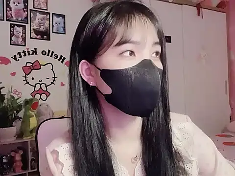 keelinnn19 online show from 10.16.25