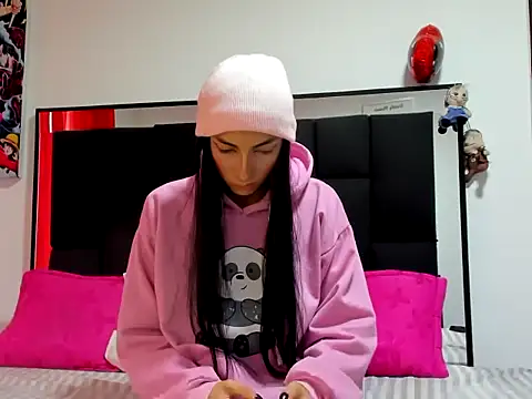 Snapshot of xamila_muaa chatting on 11.13.25 xamila muaa online show from 11.13.25