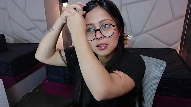 sophiaa 7 online show from 01.19.26