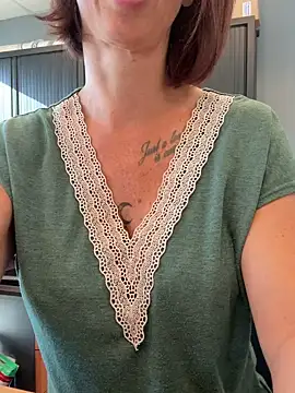 Snapshot of spycyfanny chatting on 10.16.25 spycyfanny online show from 10.16.25