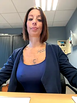 Snapshot of spycyfanny chatting on 10.21.25 spycyfanny online show from 10.21.25