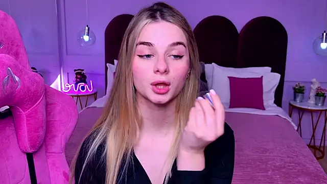 SweetyLicky online show from 11.24.25