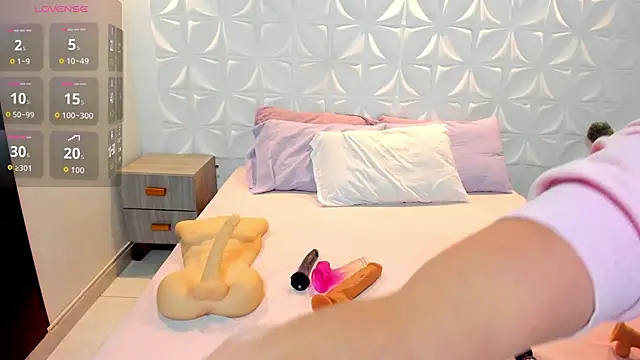 salem cute online show from 02.11.26