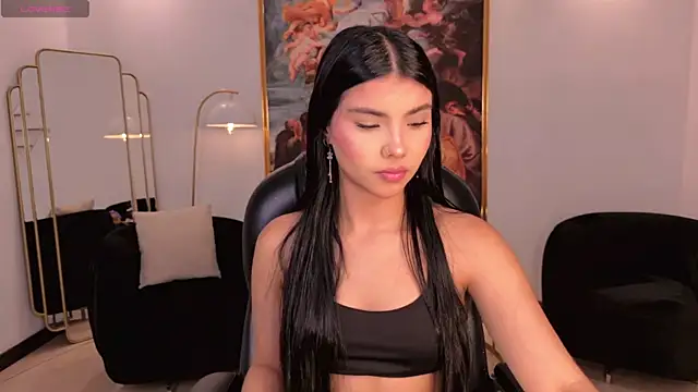 MiaLaurence online show from 05.18.26