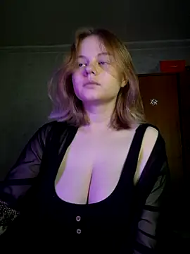 Snapshot of SlipperSherry chatting on 11.01.25 SlipperSherry online show from 11.01.25