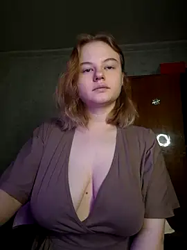 Snapshot of SlipperSherry chatting on 11.08.25 SlipperSherry online show from 11.08.25