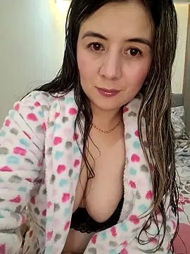 Sophie del Castillo online show from 05.23.26