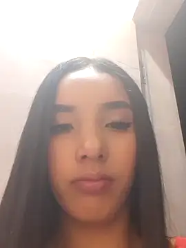 Snapshot of GabyGrifin chatting on 10.31.25 GabyGrifin online show from 10.31.25