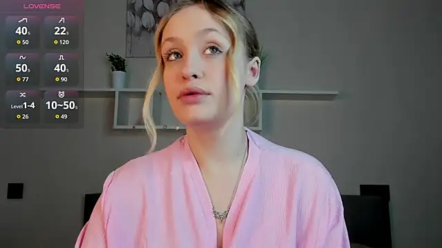 Julliakoill online show from 11.16.25