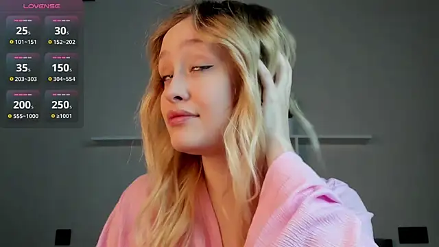 Julliakoill online show from 11.21.25