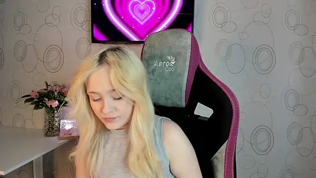 Julliakoill online show from 02.12.26